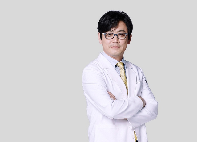 laser-vo-cuc-duoc-bao-tro-chuyen-mon-boi-chuyen-gia-tham-my-jae-bong-lee-ketnoidoanhnhan