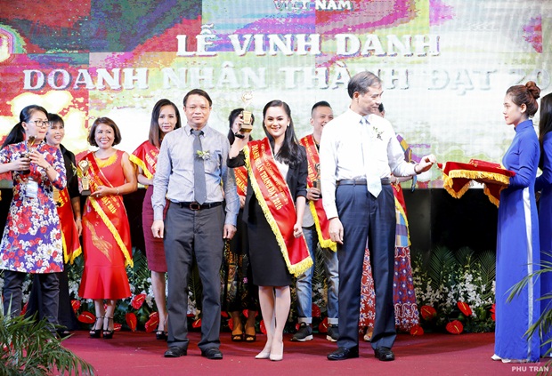 1-phuong-ngoc-van-hoa-doanh-nhan