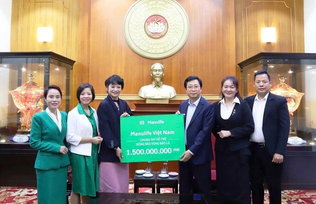 manulife-quyen-gop-1-5-ti-dong-ho-tro-dong-bao-mien-bac-bi-anh-huong-thien-tai