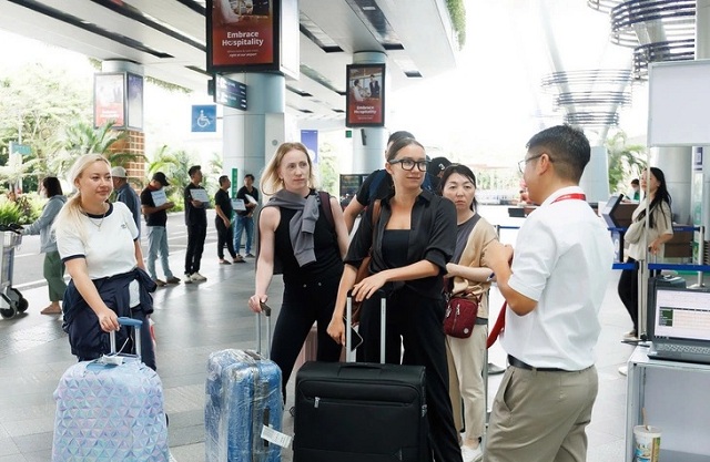khach-nga-tro-lai-da-nang-72-000-nguoi-duoc-don-tren-cac-chuyen-bay-thue-bao