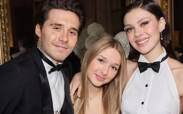 brooklyn-beckham-boc-phot-cha-me-de-bao-ve-em-gai-harper