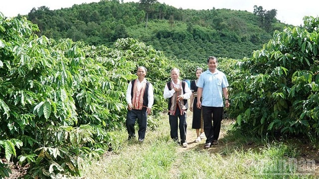 de-xuat-tieu-chi-lua-chon-va-chinh-sach-voi-nguoi-co-uy-tin-trong-dong-bao-dan-toc-thieu-so