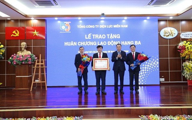 evnspc-to-chuc-le-don-nhan-huan-chuong-lao-dong-hang-ba