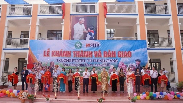 khanh-thanh-hai-cong-trinh-lop-hoc-tri-gia-125-ty-dong-tai-tinh-dien-bien-do-shb-trao-tang