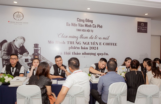 mo-hinh-nhuong-quyen-thanh-cong-trung-nguyen-e-coffee-ra-mat-phien-ban-moi