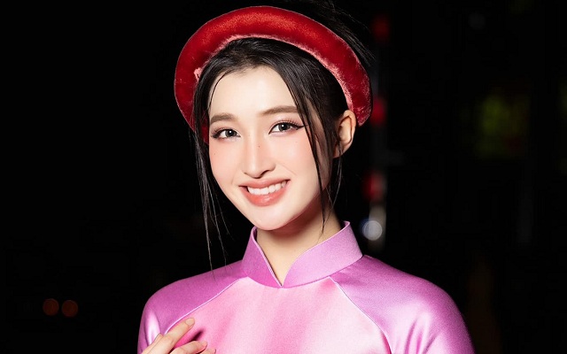 sau-h-hen-nie-phuong-nhi-co-duoc-goi-ten-ve-dep-vuot-thoi-gian