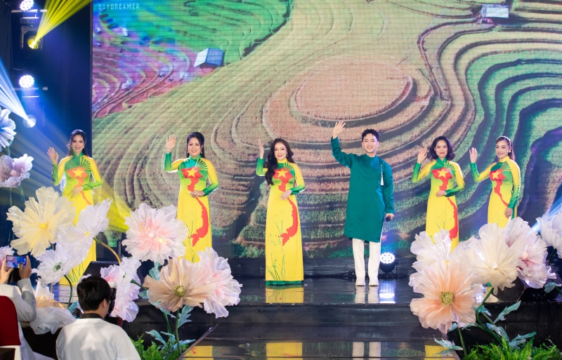 den-hoi-ao-dai-1