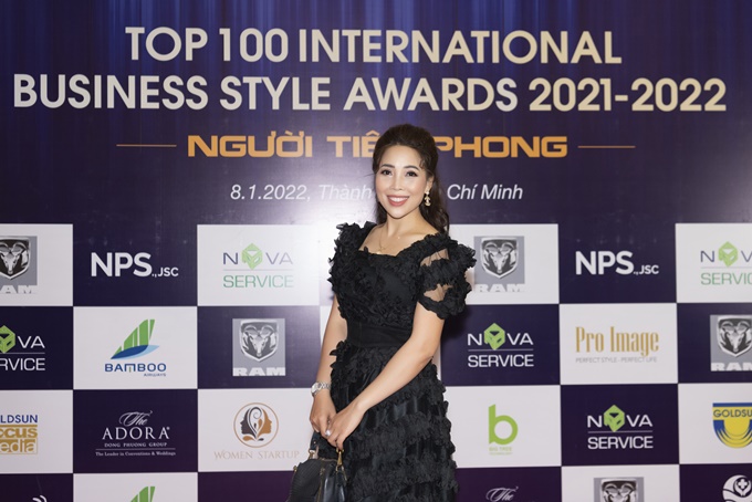 hoa-hau-tri-tue-nguyen-thi-nhuan-ceo-bo-cat-vang-group-tat-bat-chay-show-hau-covid-19-KETNOIDOANHNHAN