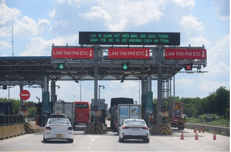 chu-bot-trung-luong-my-thuan-lai-dot-bien-vua-ham-deo-ca-tien-dau-lam-400km-cao-toc-kndn