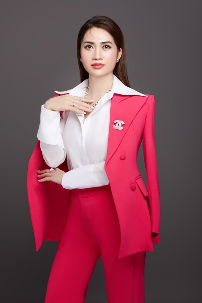 doanh-nhan-thu-huyen-don-sinh-nhat-day-am-ap-yeu-thuong-ben-nguoi-than-KETNOIDOANHNHAN-3