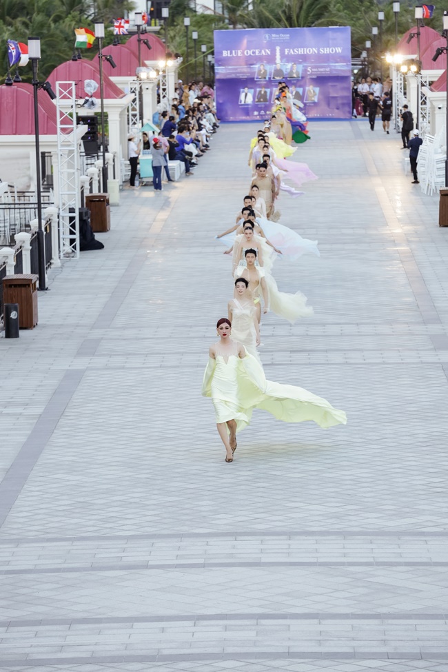 man-nhan-voi-fashion-show-blue-ocean-truoc-chung-ket-hoa-hau-dai-duong-viet-nam-2023-ketnoidoanhnhan