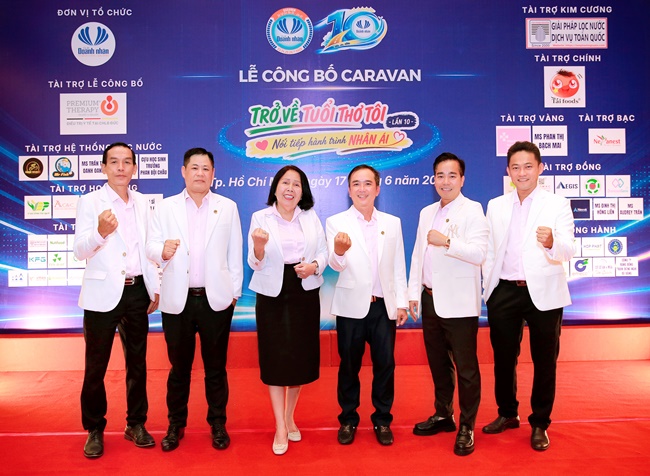 caravan-tro-ve-tuoi-tho-toi-lan-thu-10-hon-2-ty-dong-noi-tiep-hanh-trinh-nhan-ai 21