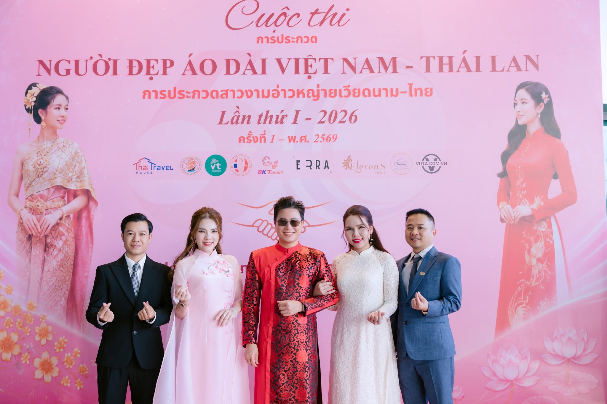 Quynh-Trang-chi-hoi-ao-dai-tai-Thai-lan-12