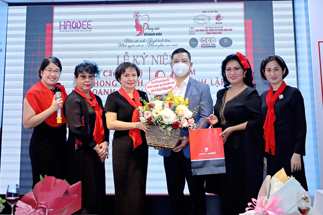 cau-lac-bo-phong-cach-nu-doanh-nhan-ky-niem-1-nam-thanh-laip-tgnguoinoitieng12