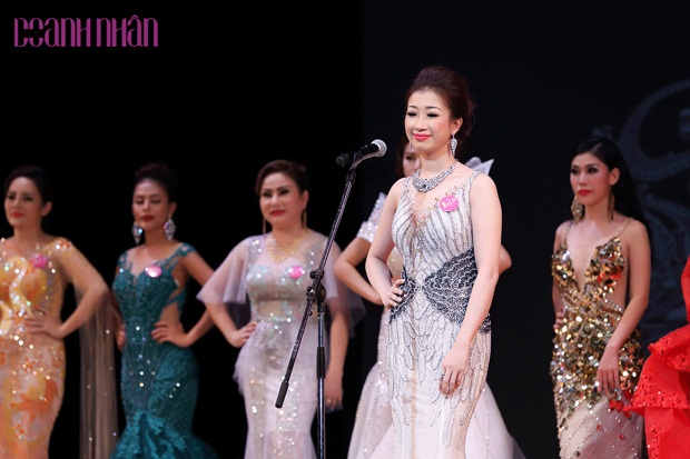Ms.Universe-Business-2017-ngoc-lien-kndn-3