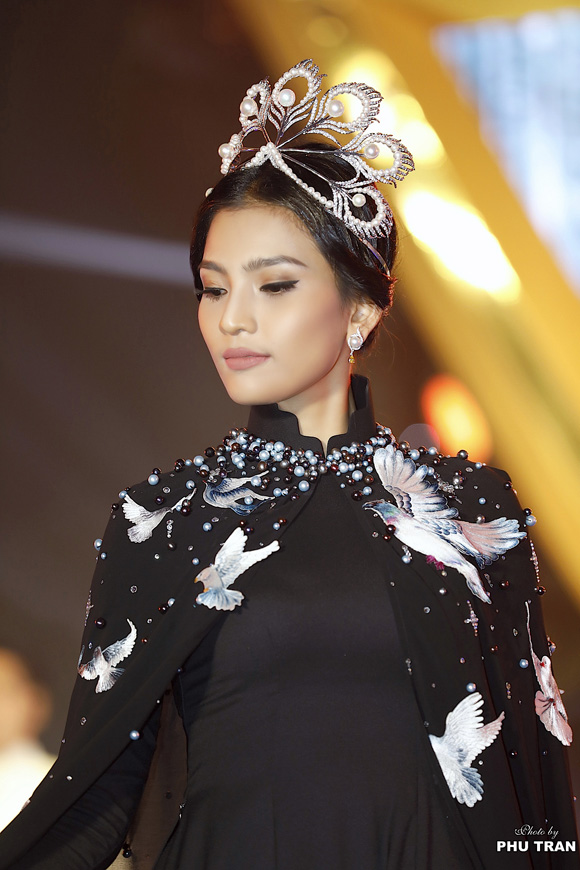 ao-dai-ngoc-trai-hoang-gia-kndn-4