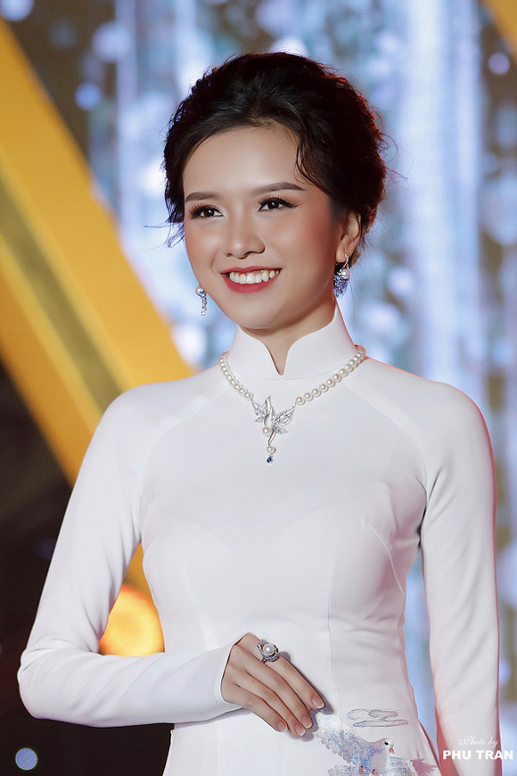 ao-dai-ngoc-trai-hoang-gia-kndn-6