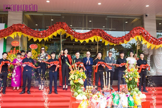 duong-quoc-nam-khai-truong-pho-xinh-kndn