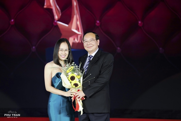 minh-thuy-nguyen-van-cuong