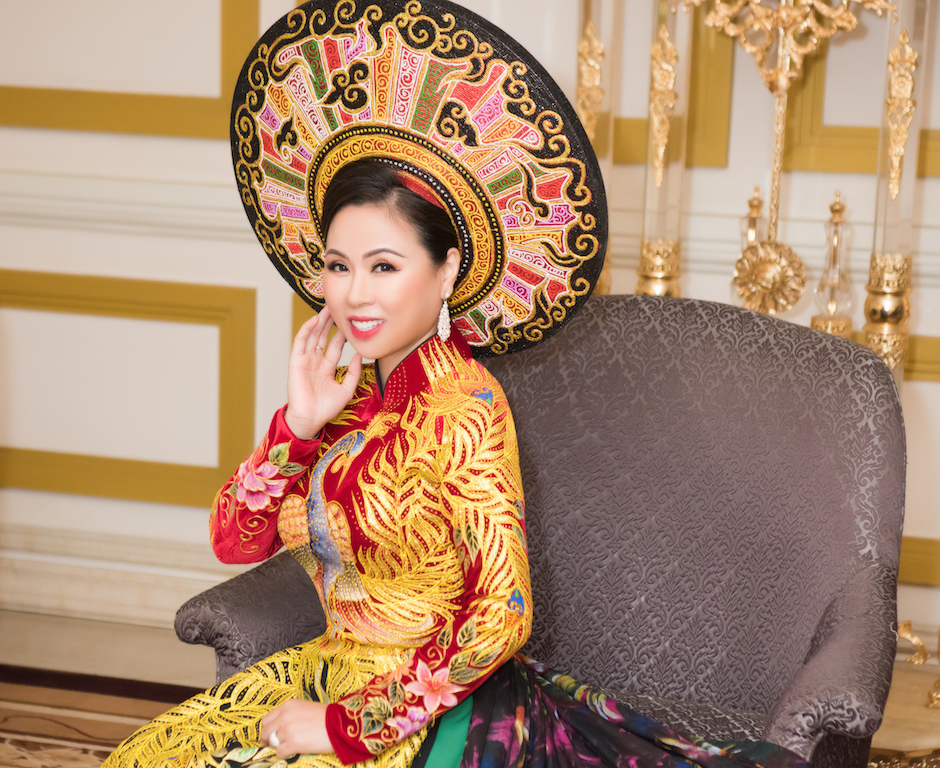 hoi dong giam khao 22