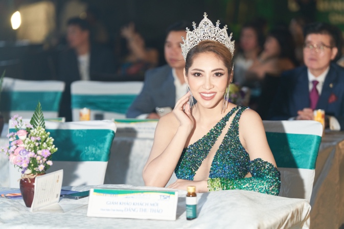 hoa-hau-doanh-nhan-toan-nang-chau-a-thang-10-2022-ketnoidoanhnhan-8