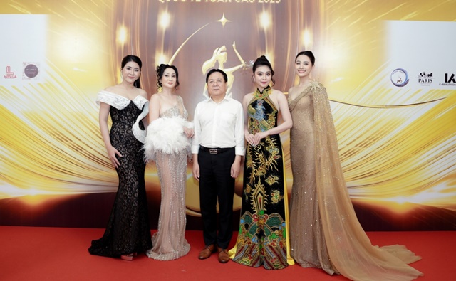 hoa-hau-diva-doanh-nhan-quoc-te10